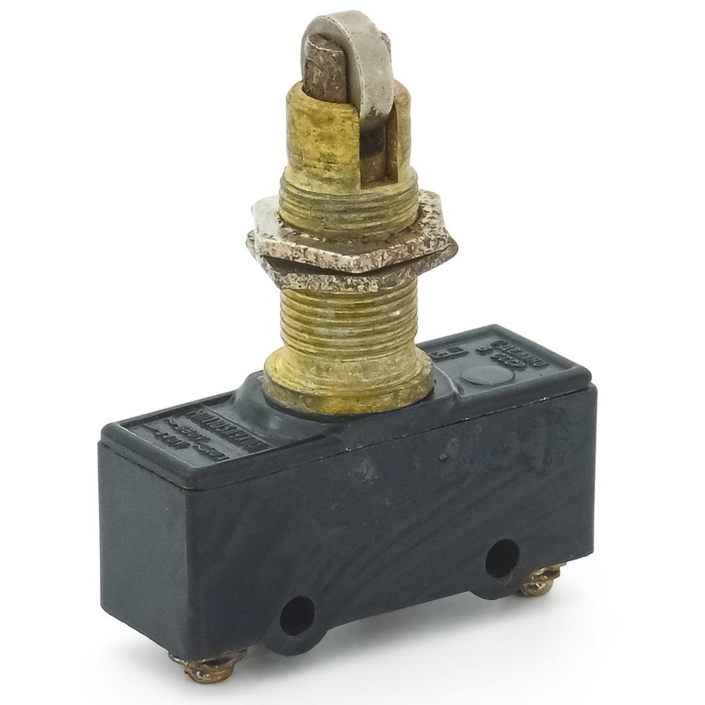 Уценка МП1105 исп.3 под винт толкатель с роликом 10A(Ампер) 440VDC(Вольт) 600VAC(Вольт) Микропереключатель, фото