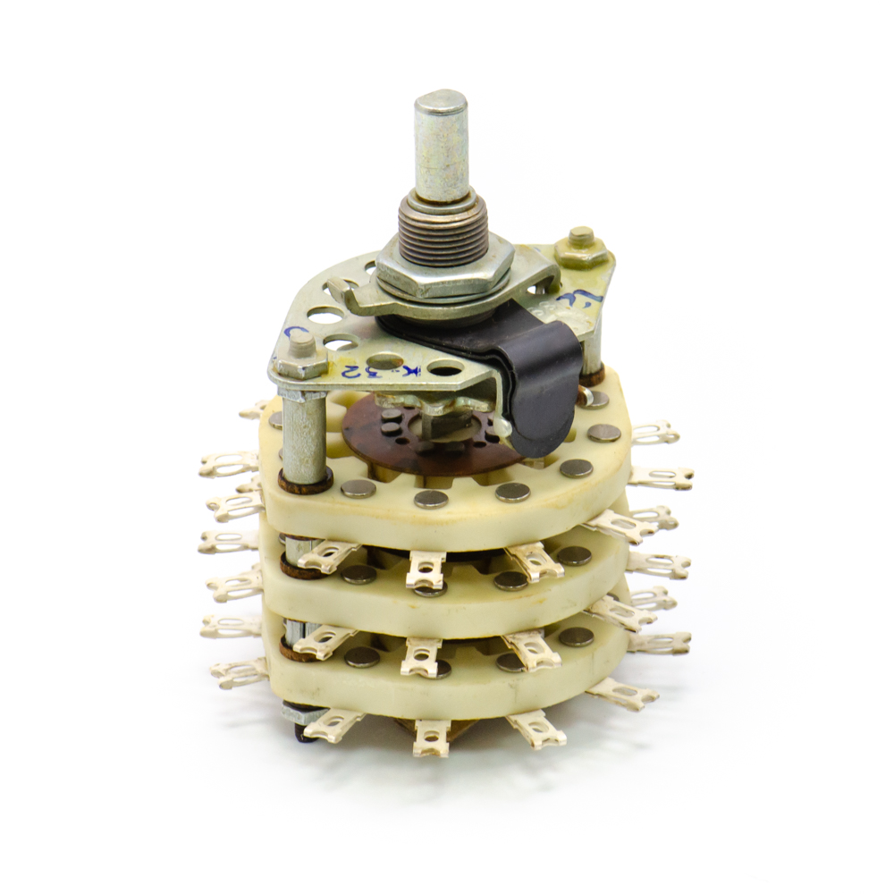 ПГК-2П12Н-6А 2 положения 12 направлений 3A(Ампер) 350V(Вольт) вал ВС-3 (сплошной с прямой лыской) Переключатель галетный, УС0.360.059ТУ , фото