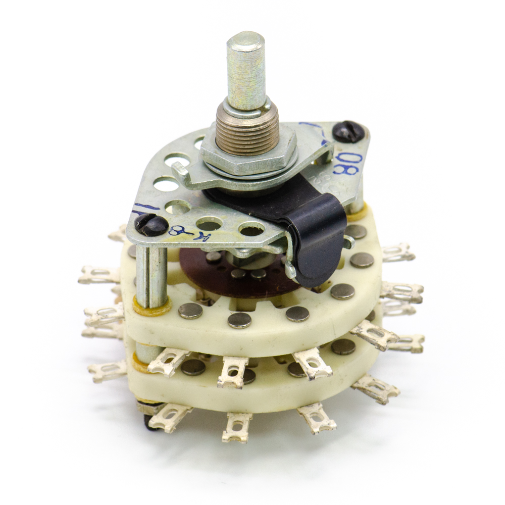 ПГК-2П8Н-6А 2 положения 8 направлений 3A(Ампер) 350V(Вольт) вал ВС-3 (сплошной с прямой лыской) Переключатель галетный, 1992г, фото