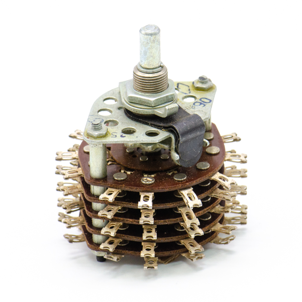 ПГГ-5П10Н-4А 5 положений 10 направлений 3A(Ампер) 350V(Вольт) вал ВС-3 (сплошной с прямой лыской) Переключатель галетный, АГ0.360.204ТУ, фото